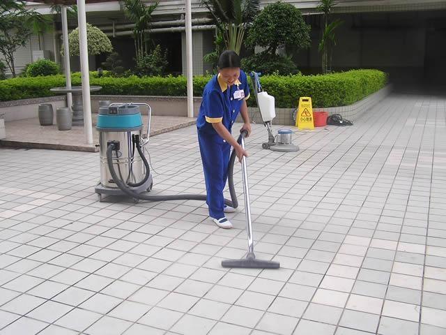 深圳專業(yè)保潔服務(wù) 開荒保潔與家庭保潔的收費(fèi)透明之道